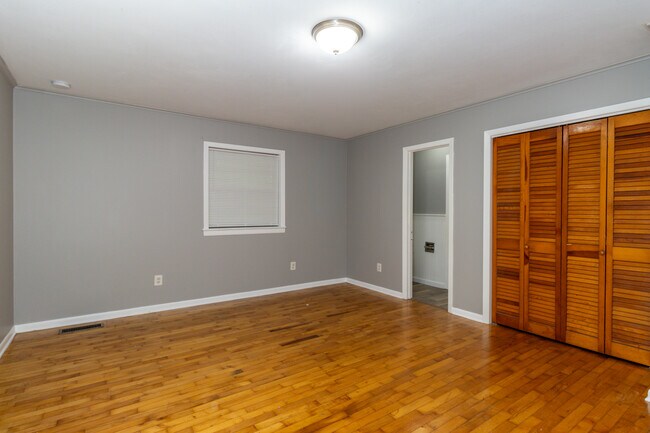 Building Photo - 630 Colonial Dr