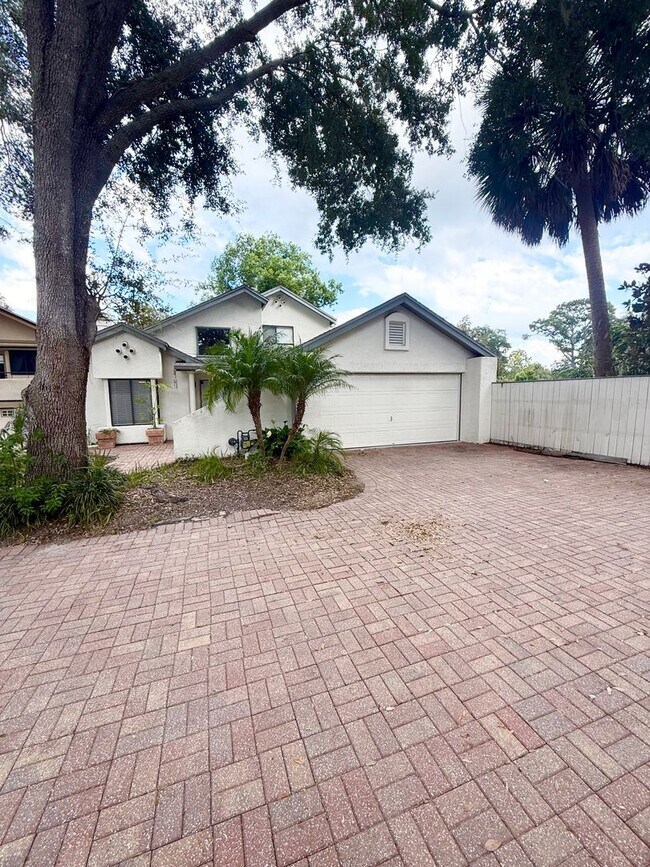 Primary Photo - 621 Landings Pl