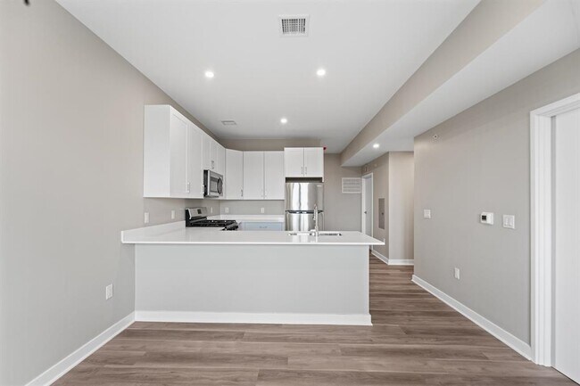 Building Photo - 475 Communipaw Ave