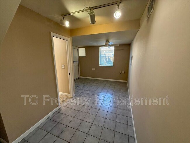Building Photo - 403 St Augustine Blvd