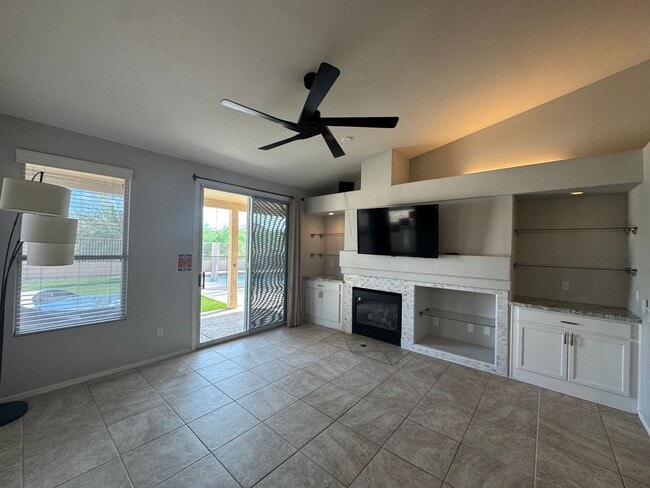 Building Photo - 4 Bedroom Home W/ Pool Available in Tatum ...