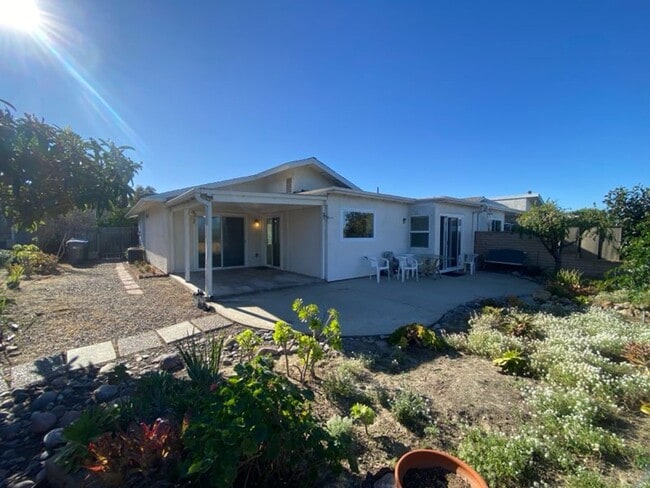 Building Photo - Cozy 2 Bed 1 Bath in the Peacock Hills 55+ Community!