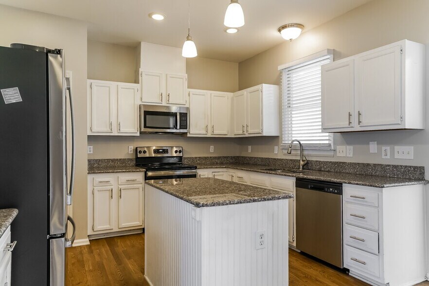 Building Photo - 4708 Easthampton Dr