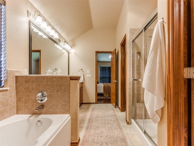 Building Photo - 16616 Hardwood Pl