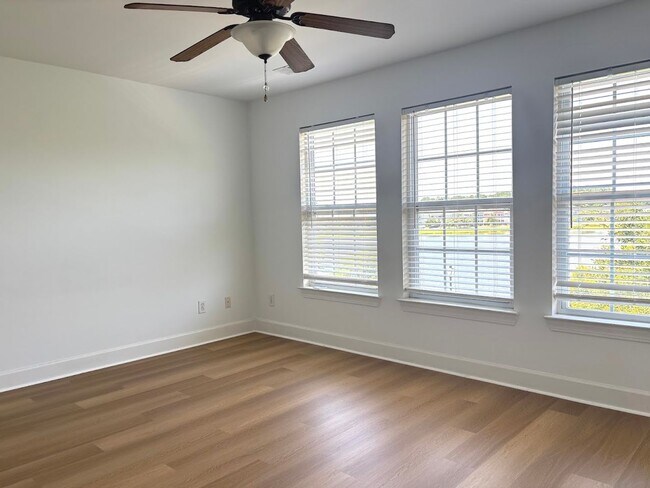 Building Photo - Beautiful 3-Bedroom, 3.5-Bath Townhome in ...