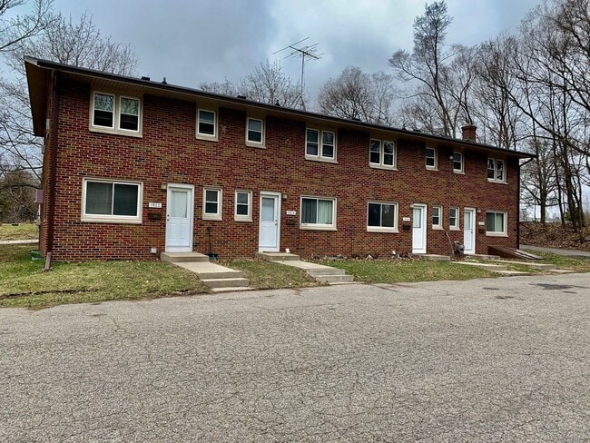 Building Photo - 1924 Sunnyside Dr