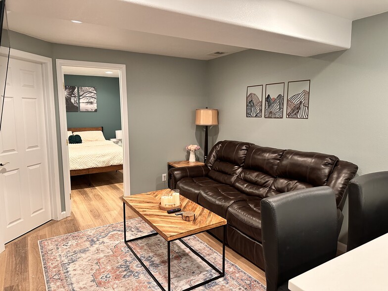 Building Photo - 13848 W Amherst Dr