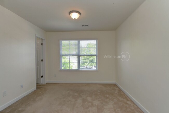 Building Photo - Big & Nice 3Br/2.5Bth Townhome in Steele C...