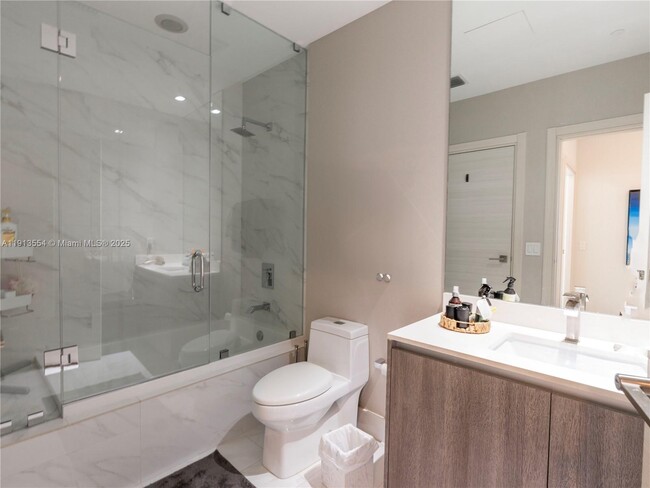 Building Photo - 801 S Miami Ave