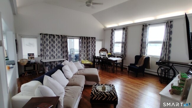 Building Photo - 887 Hanover Rd