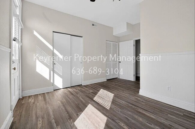 Building Photo - 2918 Sidney St