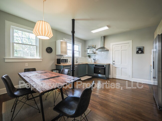 Building Photo - 519 E Main St