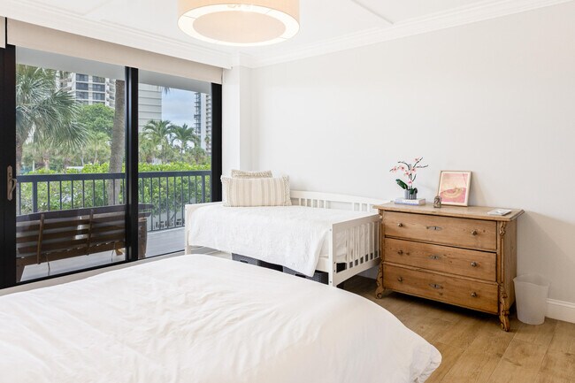 Building Photo - 4748 S Ocean Blvd