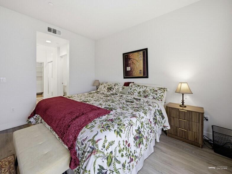 Building Photo - 2111 N Cahuenga Blvd