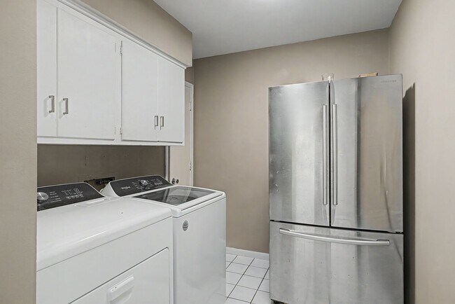 Building Photo - 8311 Juniper Ln