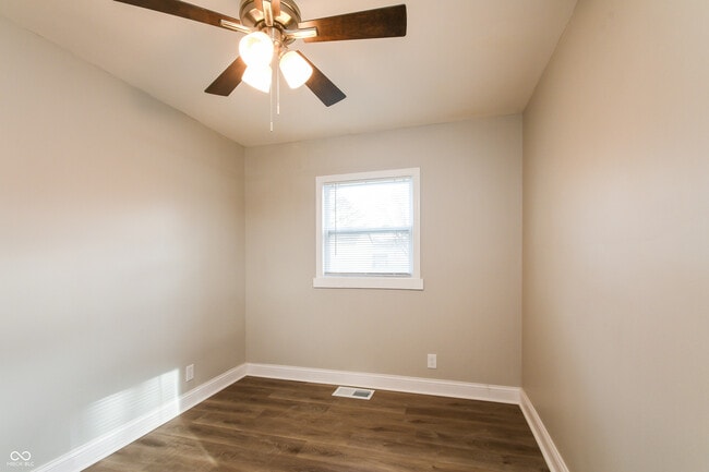 Building Photo - 4917 Barlow Dr