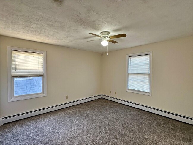 Building Photo - 35 Lancashire St