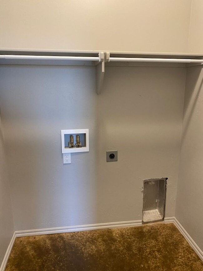 Building Photo - Brand new construction! 3br 2ba duplex wit...