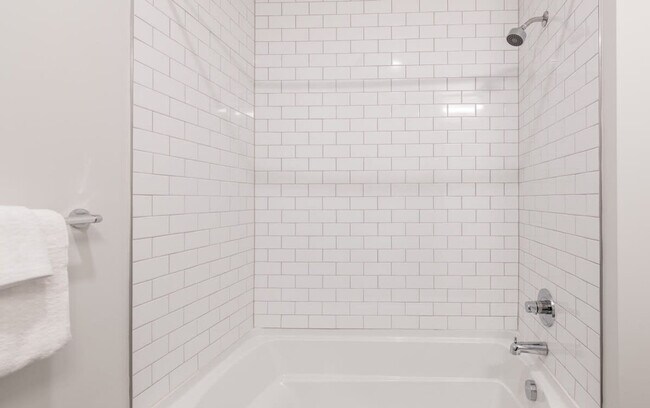 Building Photo - 601 E Pete Rose Wy