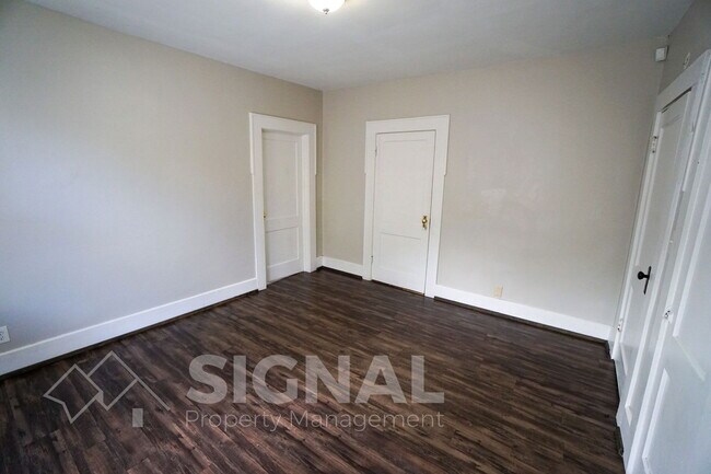 Building Photo - 1785 Steiner Ave SW