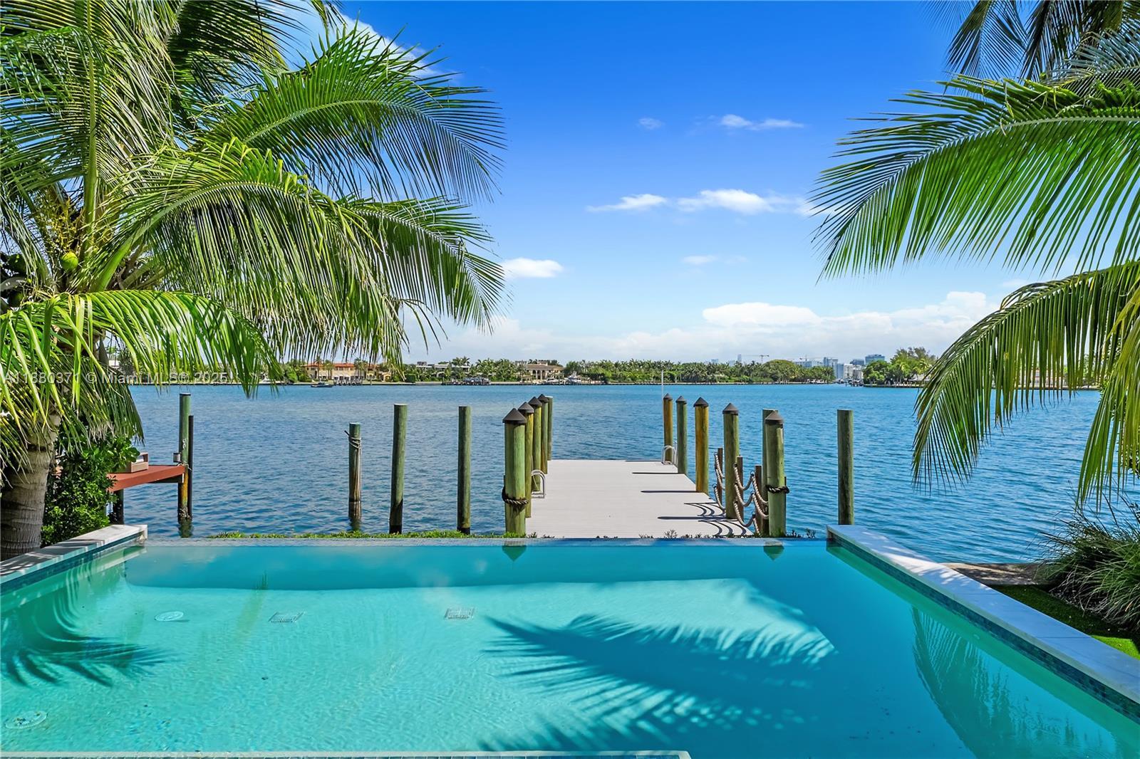 Building Photo - 1225 S Biscayne Point Rd