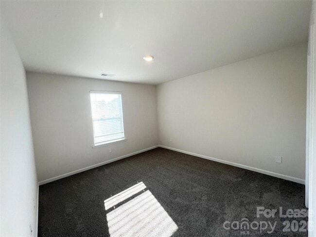 Building Photo - 5915 Faron Wy