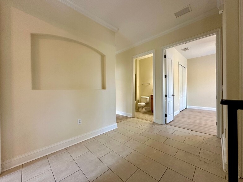 Building Photo - 1303 Verde Dr
