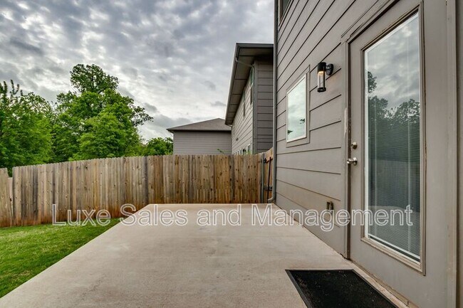 Building Photo - 13508 Vinita Dr