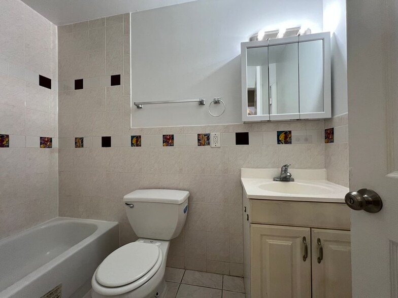 Building Photo - 33 McAdoo Ave