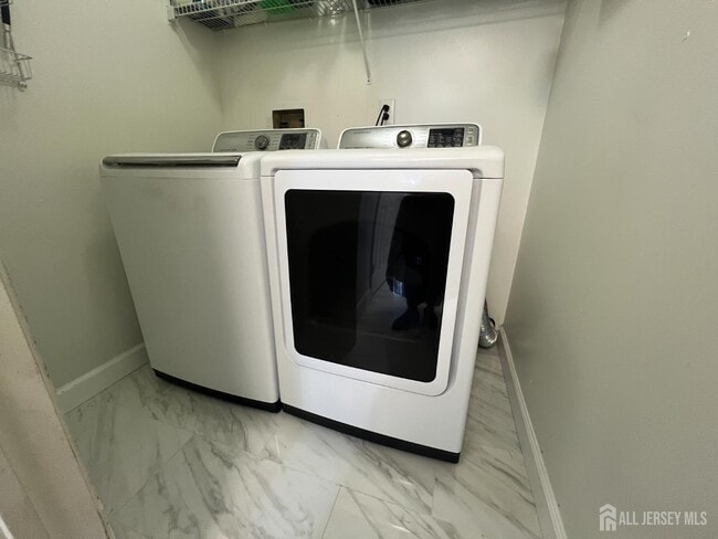 Building Photo - 10 Sawgrass Ct