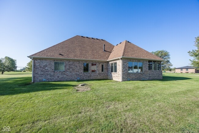 Building Photo - 256 W Brookville Rd