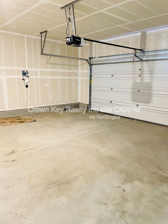 Building Photo - 6425 Dan Havicus Dr