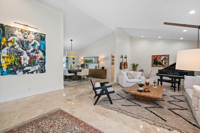 Building Photo - 3765 Kings Way