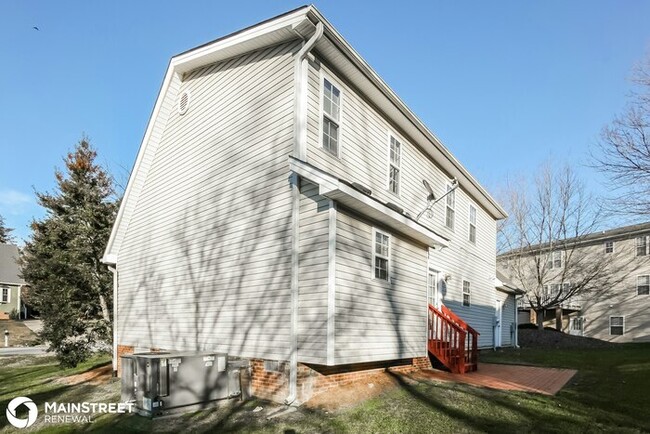 Building Photo - 1608 Bridgeport Terrace