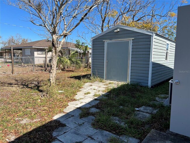 Building Photo - 21130 Gladis Ave