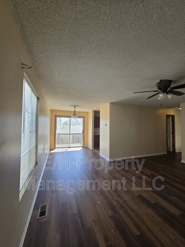 Building Photo - 4462 S Elizabeth Ave