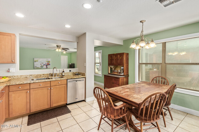 Building Photo - 9435 W Terri Lee Dr