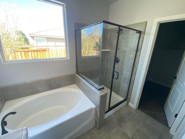 Building Photo - 3935 Hazy Swale Way