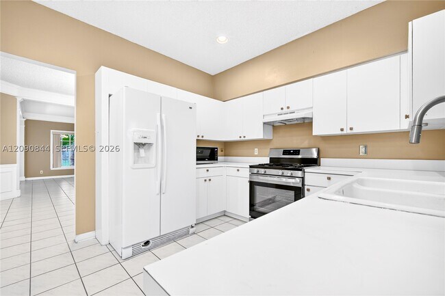 Building Photo - 5868 N Plum Bay Pkwy