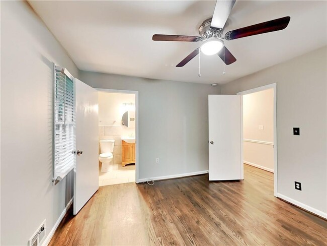 Building Photo - 3630 Winview Ct