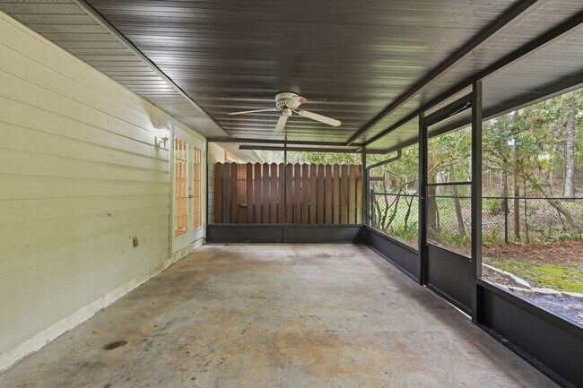 Building Photo - 2902 NW 104th Ct