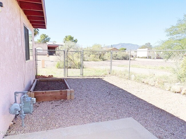 Building Photo - 4251 Plaza Oro Loma