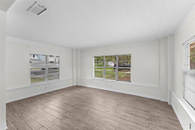 Building Photo - 4010 W Angeles St