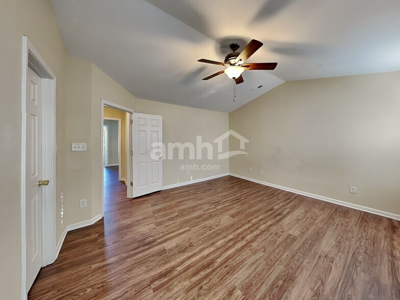 Building Photo - 5516 Waverly Lynn Ln