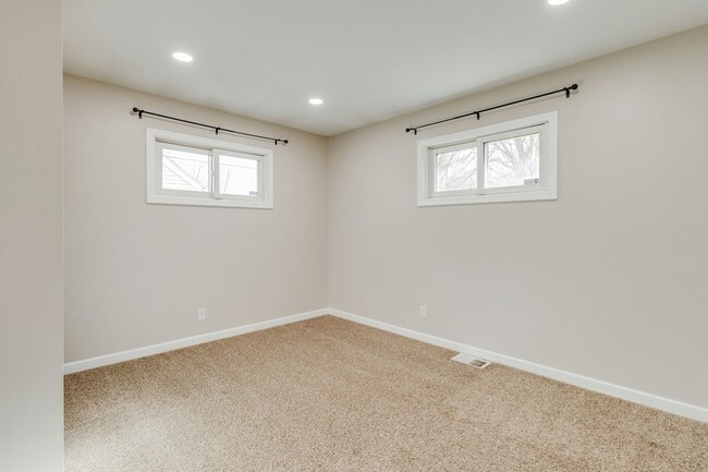 Building Photo - 4802 Amesborough Rd