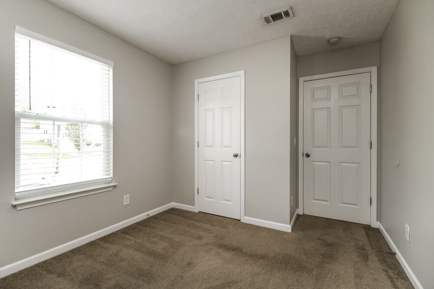 Building Photo - 127 Lyndhurst Dr