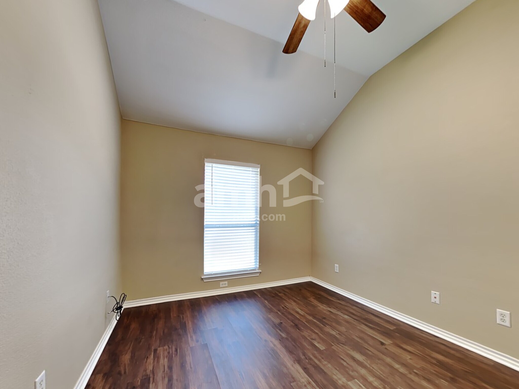 Building Photo - 8820 Sunset Trace Dr