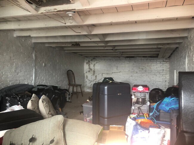 Building Photo - One Block From The Avenue! Perfect 2-Bedro...