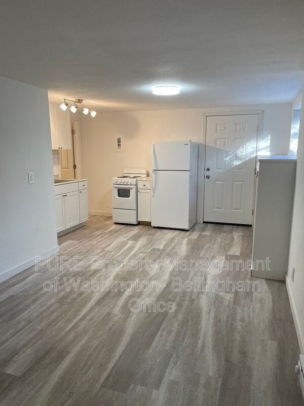 Building Photo - 625 N Garden St