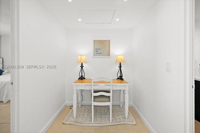 Building Photo - 4001 S Ocean Dr